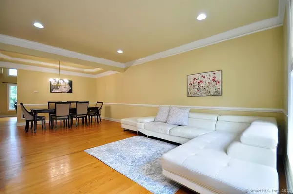 Newington, CT 06111,12 Bogart Lane #12