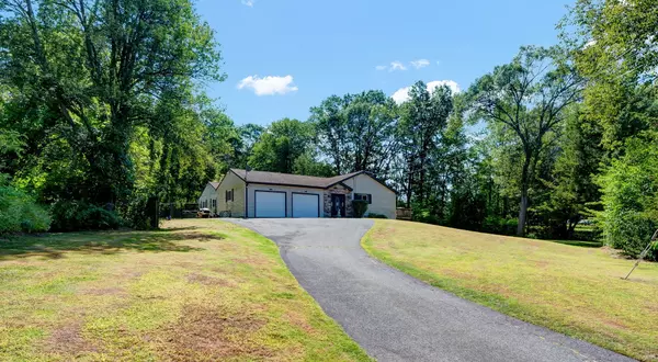 Ellington, CT 06029,7 Sunset Road