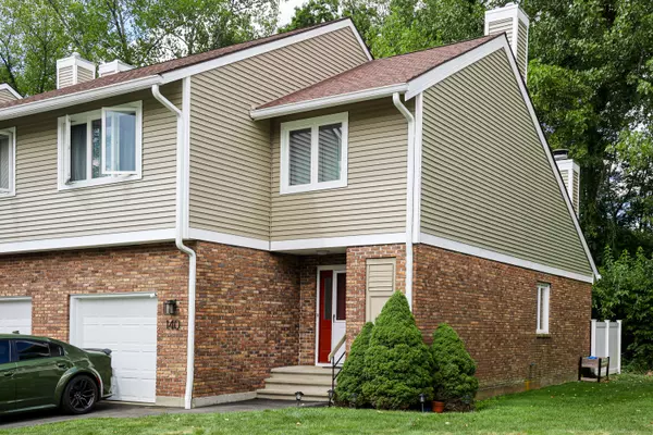 140 Hunter Drive #140, Newington, CT 06107