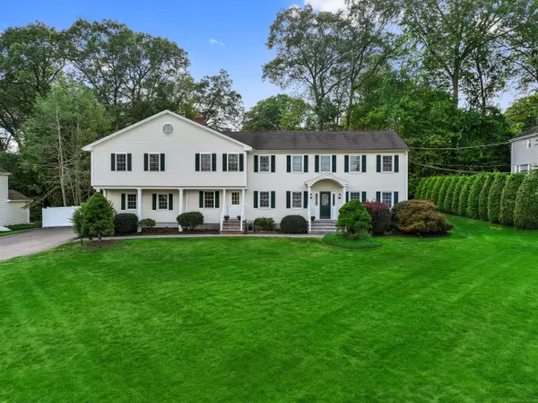 37 Lamplighter Lane, Fairfield, CT 06825
