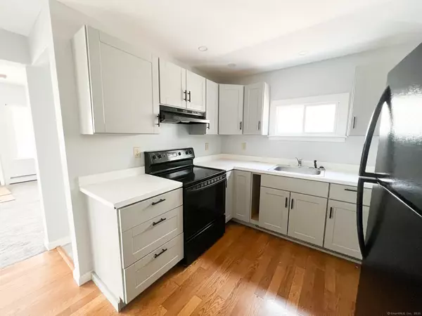 Milford, CT 06460,14 Blackall Road #1