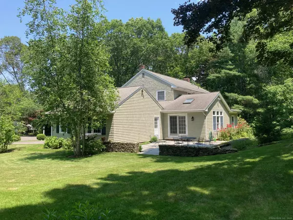 Shelton, CT 06484,15 Windy Acres Drive