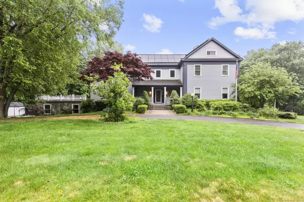 342 Cedarwood Drive, Orange, CT 06477