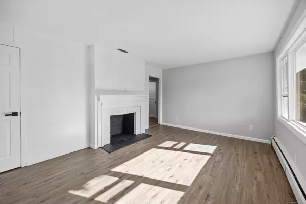 Waterbury, CT 06705,80 Oldham Avenue