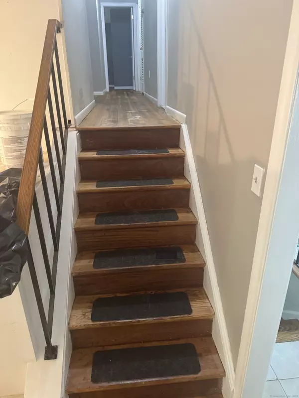 Norwich, CT 06360,8 Dogwood Lane