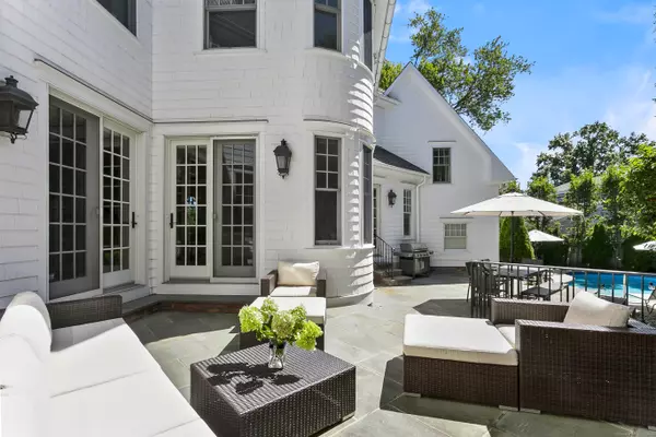 Fairfield, CT 06824,634 South Benson Road