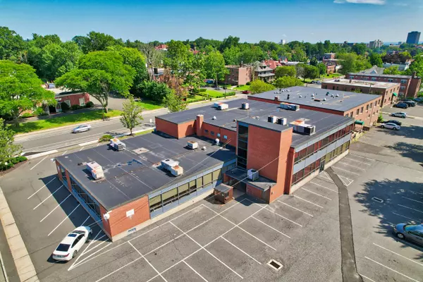 Hartford, CT 06105,631 Farmington Avenue