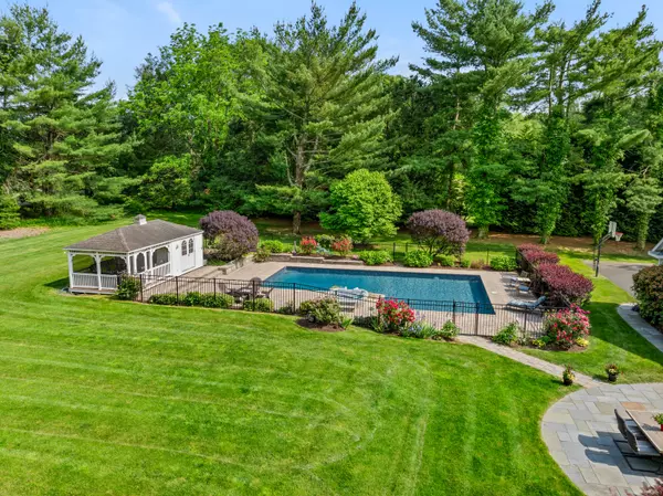 Fairfield, CT 06824,158 Coventry Lane