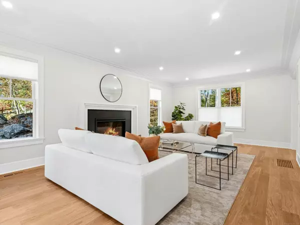 Darien, CT 06820,10 Stony Brook Road