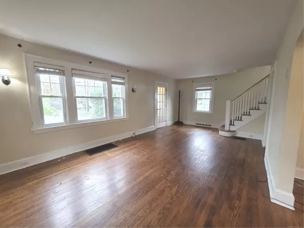 Stratford, CT 06614,45 Queens Avenue