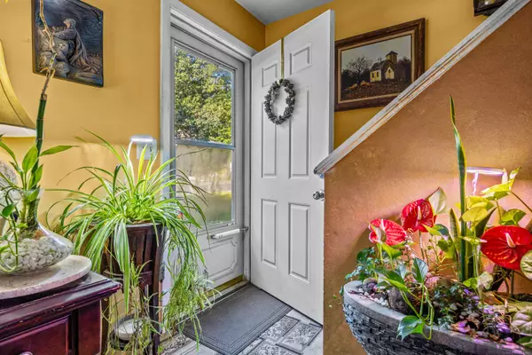 248 Oakville Avenue #E, Waterbury, CT 06708