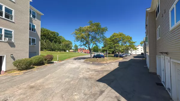 New Britain, CT 06053,1243 East Street #F