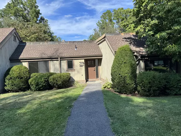 Southbury, CT 06488,623 Heritage Village #B