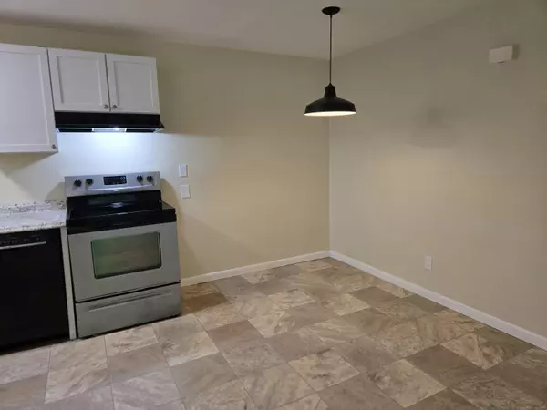 Branford, CT 06405,131 North Main Street #APT 10