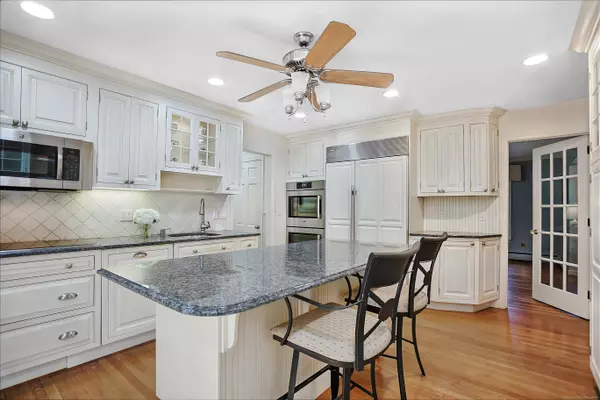 Stamford, CT 06903,2 Butternut Place