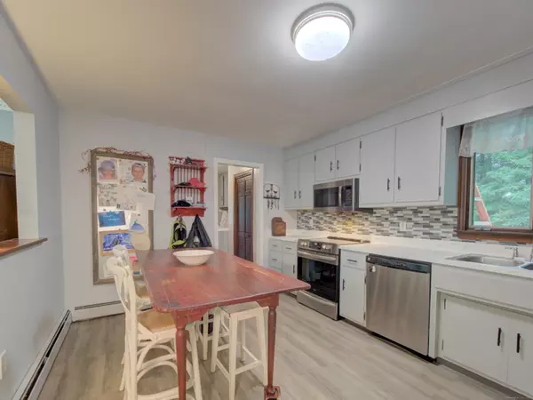 Ledyard, CT 06335,24 Queen Eleanor Drive
