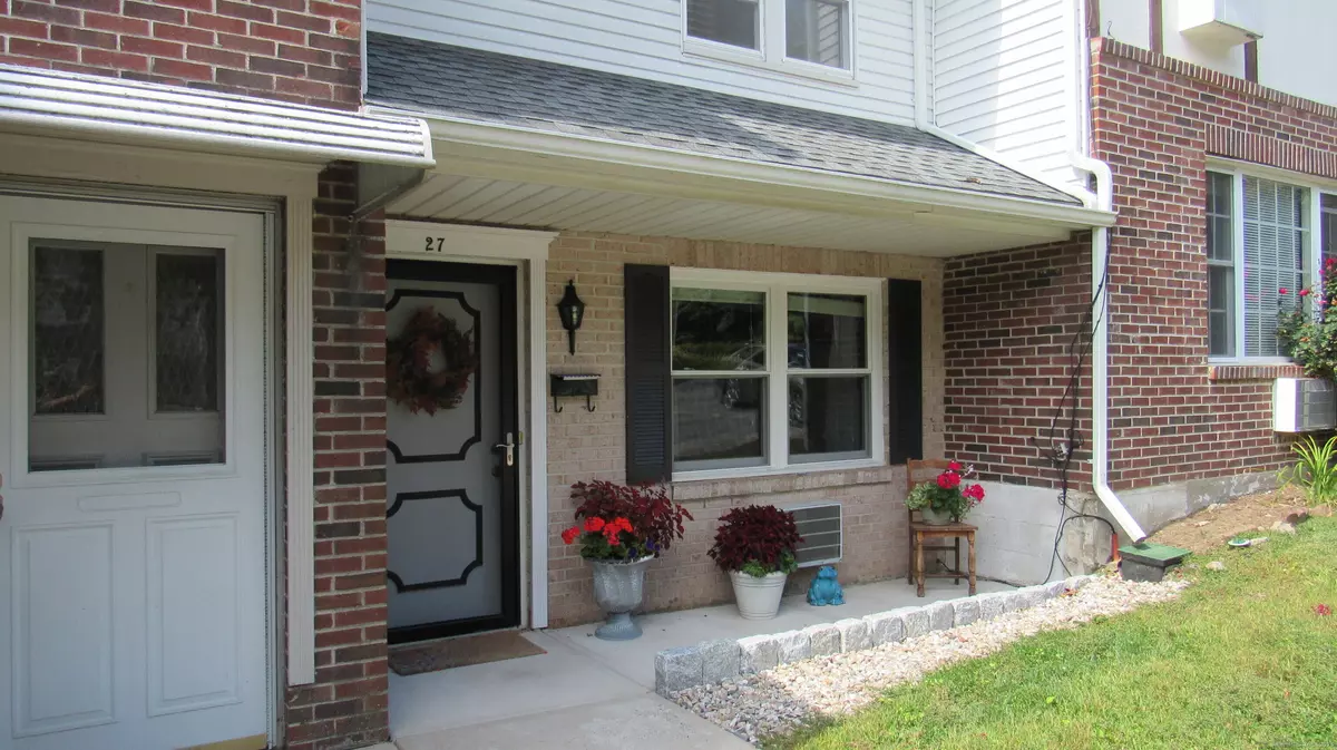 Torrington, CT 06790,27 Surrey Lane #27