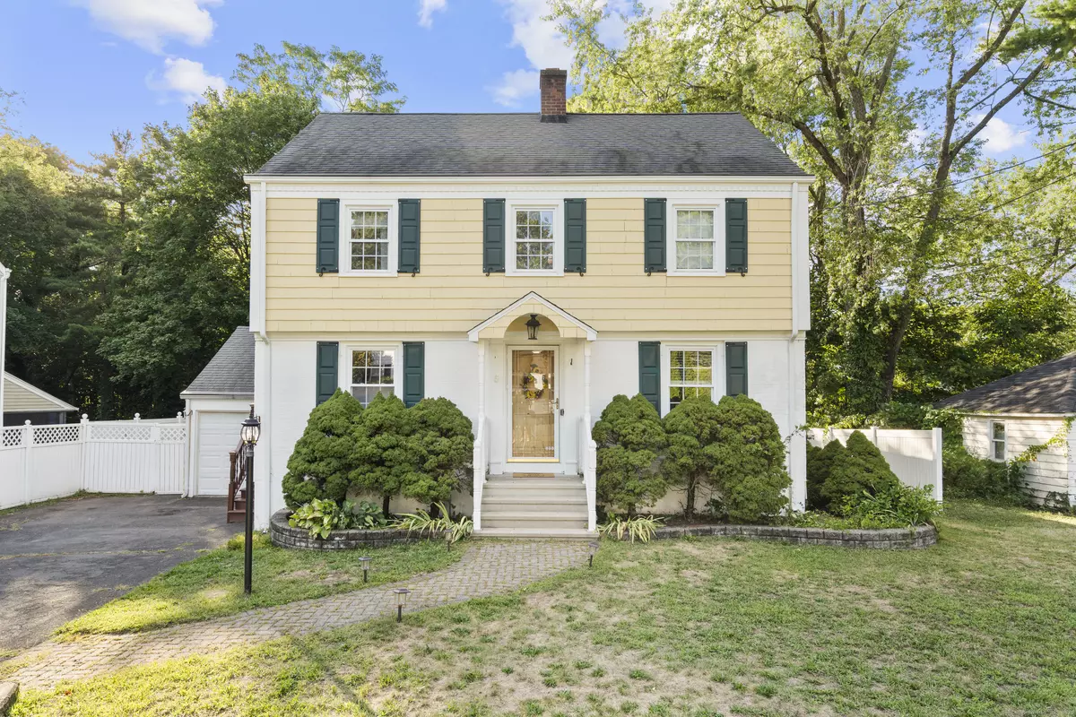 North Haven, CT 06473,5 Van Rose Drive