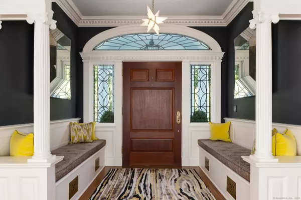 New Canaan, CT 06840,561 Smith Ridge Road