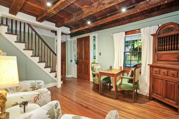 Darien, CT 06820,83 Linden Avenue