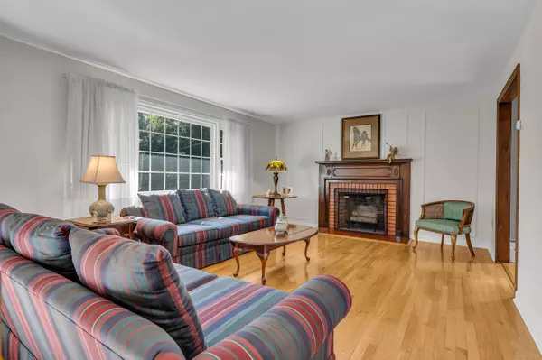 Guilford, CT 06437,1066 Long Hill Road