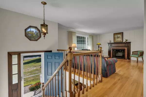 Guilford, CT 06437,1066 Long Hill Road