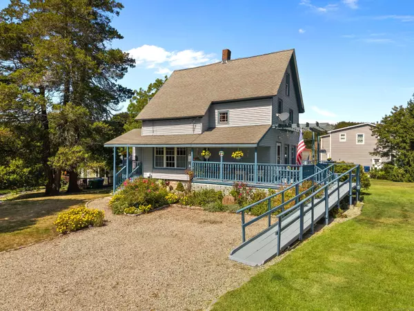 7 Nichols Lane, Waterford, CT 06385