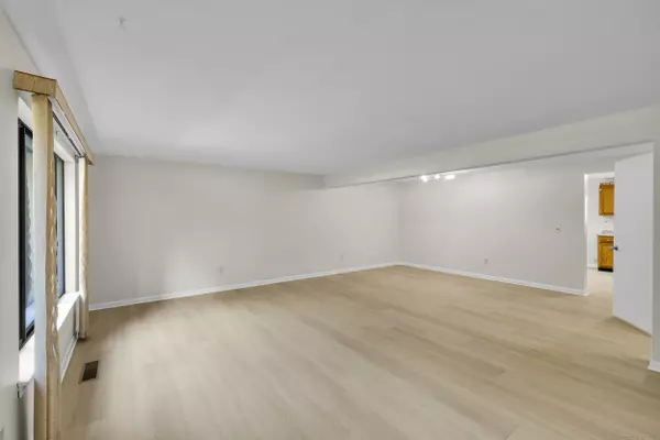 Manchester, CT 06042,103 Cliffside Drive #E 103