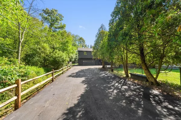 Fairfield, CT 06824,115 Mayfair Road