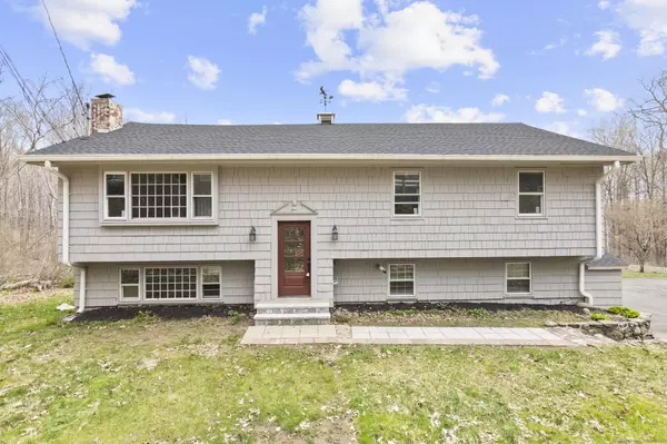 30 Old Green Road, Newtown, CT 06482