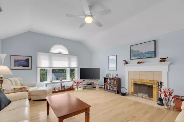 Shelton, CT 06484,44 Ridge Lane