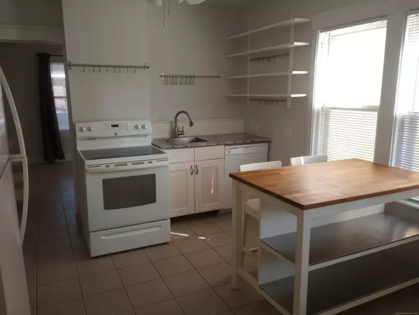 Fairfield, CT 06824,92 Thorpe Street