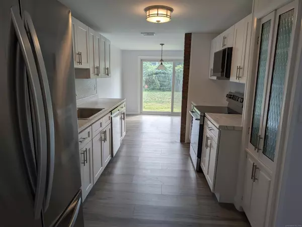 Clinton, CT 06413,344 East Main Street