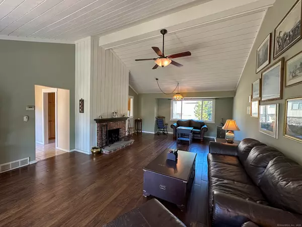 Stratford, CT 06614,133 Bannock Lane #B
