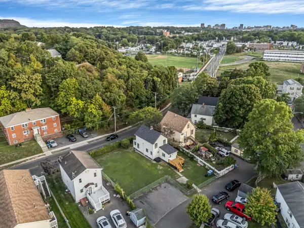 Hamden, CT 06517,634 Newhall Street