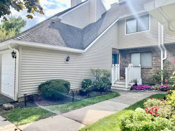 120 Fox Run Court #120, Newington, CT 06111
