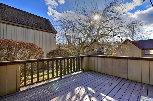 Stratford, CT 06614,736 Quinnipiac Lane #B