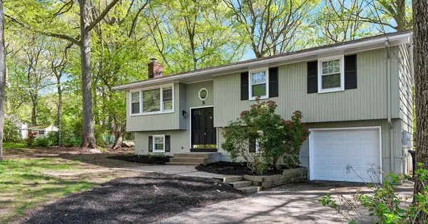 9 West Drive, Ledyard, CT 06335