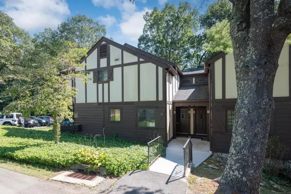 10 Tara Drive #10, Brookfield, CT 06804
