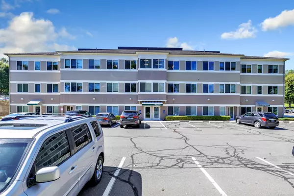 Southbury, CT 06488,1449 Old Waterbury Road #307