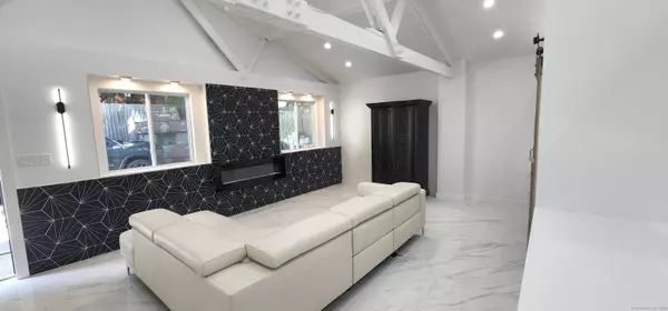 Greenwich, CT 06807,41 Valley Road