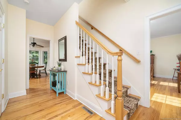 Killingworth, CT 06419,12 Rachel Court