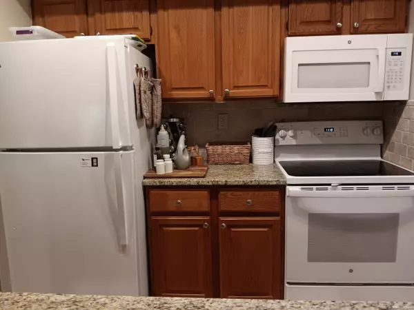 Waterbury, CT 06705,380 Hitchcock Road #112