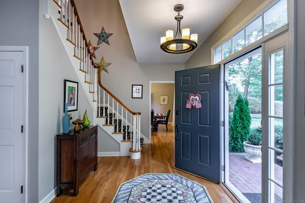 New Fairfield, CT 06812,32 Sail Harbour Drive