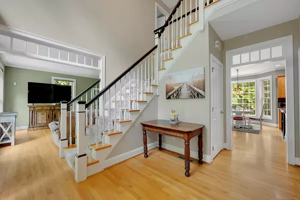 Burlington, CT 06013,76 Charolais Way