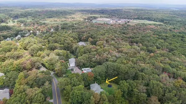 Burlington, CT 06013,76 Charolais Way