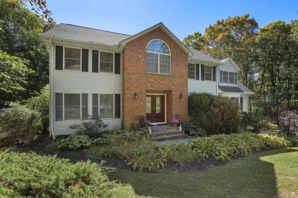 New Fairfield, CT 06812,6 Pinewood Drive