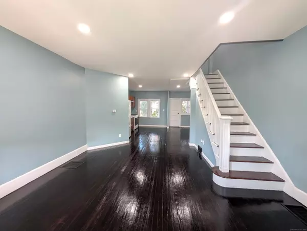 Waterbury, CT 06704,251 Wood Street