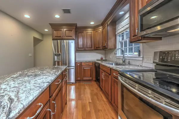 Oxford, CT 06478,19 Carriage Drive