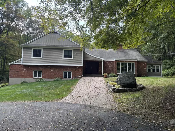 80 Pine Hollow Drive, Middlebury, CT 06762